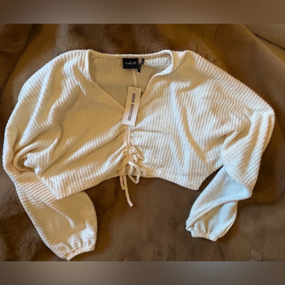 Urban Outfitters long sleeve cropped top. NWT.  Size S